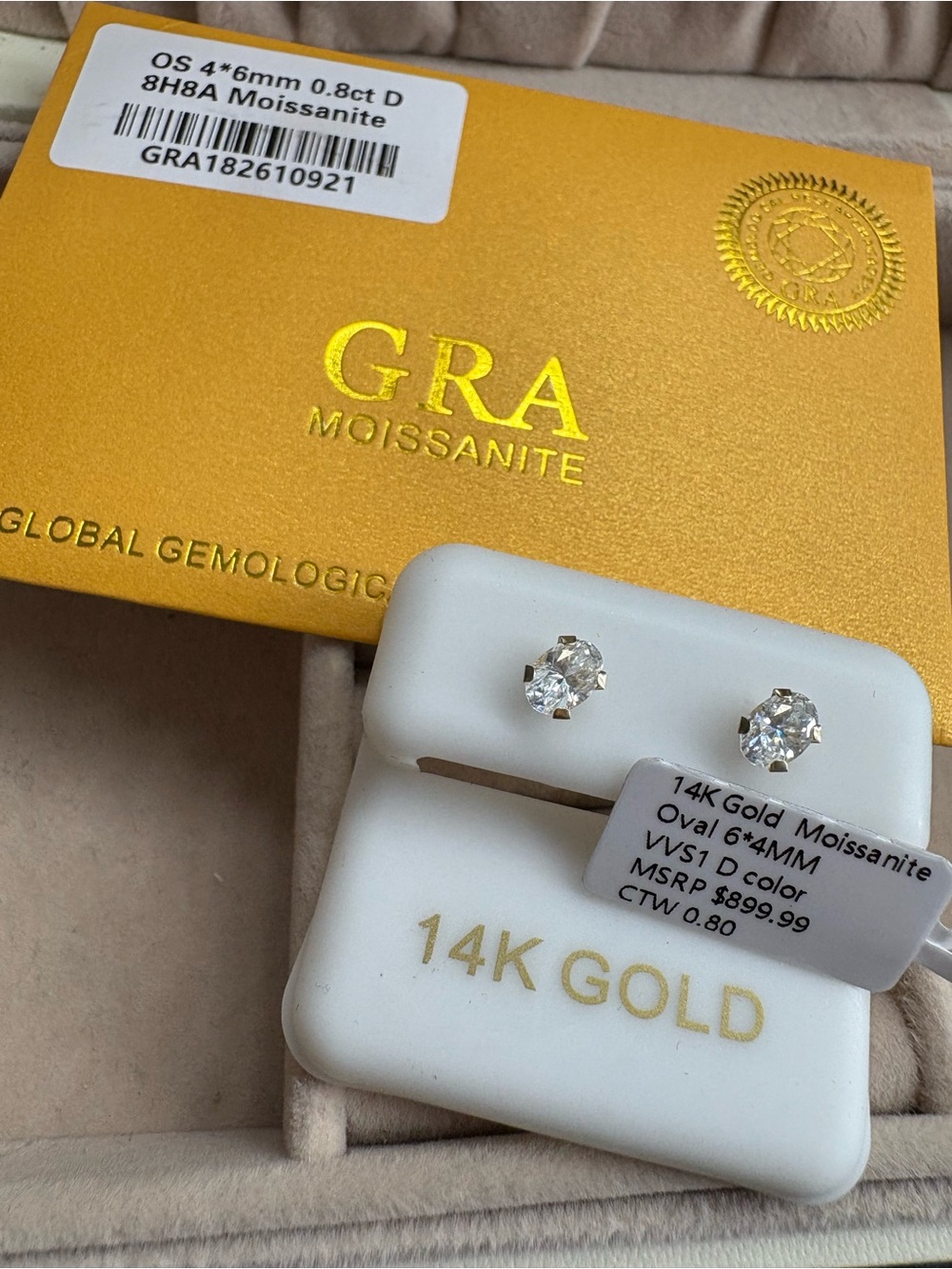 14K Gold Moissanite Stud Earrings - White/Clear